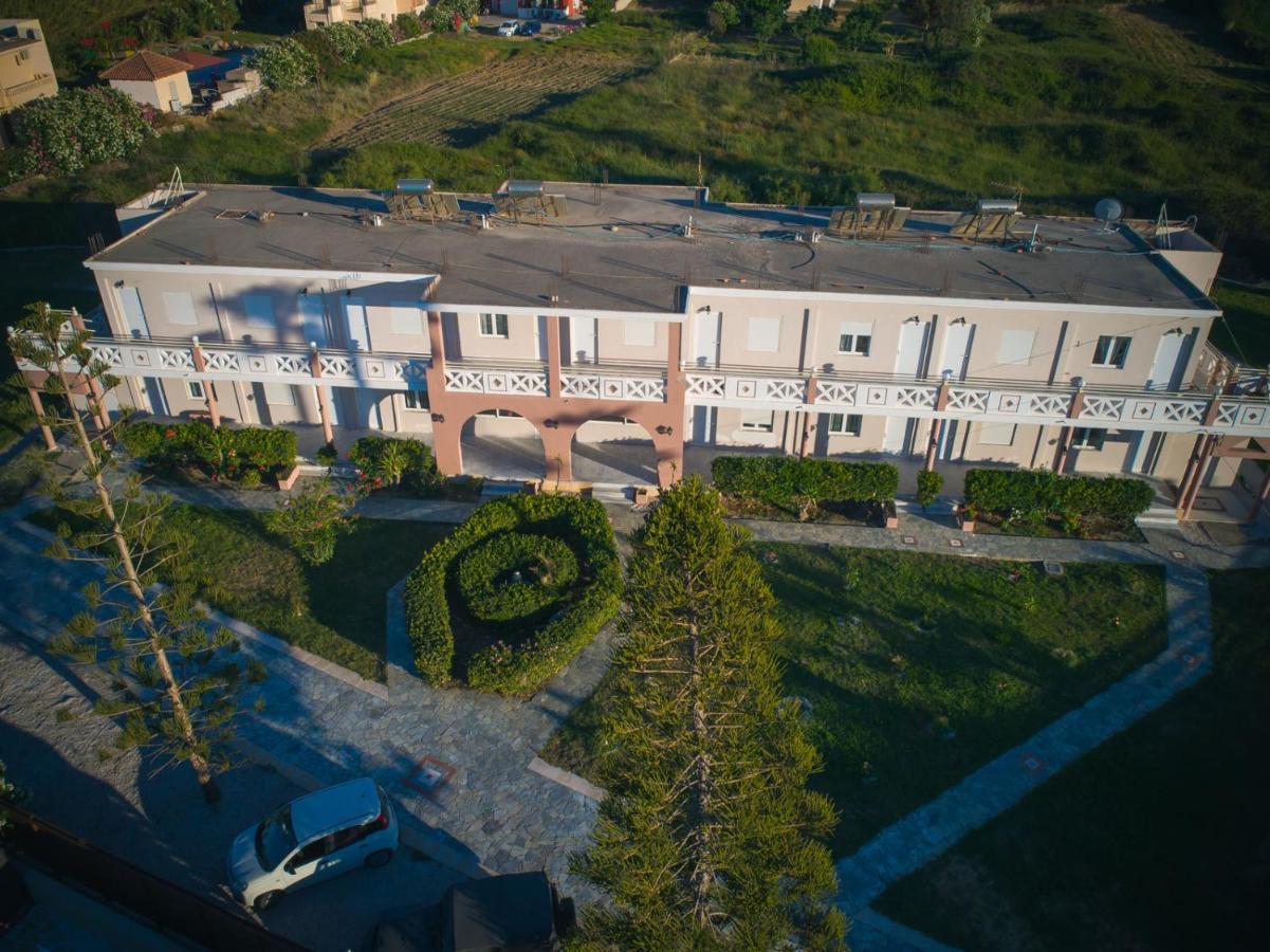 Odos Oneiron Bay 3* Тавронитис
